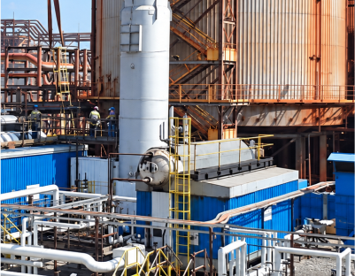 Caldeira industrial instalada em planta para dimensionamento e locação de equipamentos
